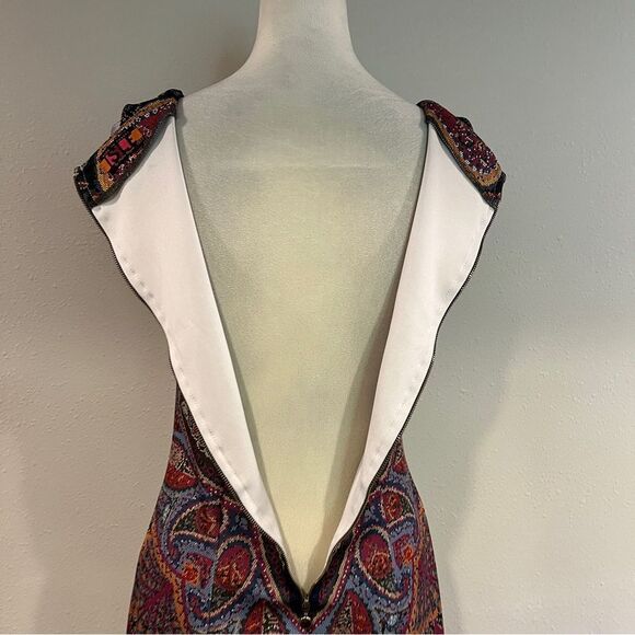 Elegant floral Print sleeveless figure hugging Dress - Picture 8 of 14